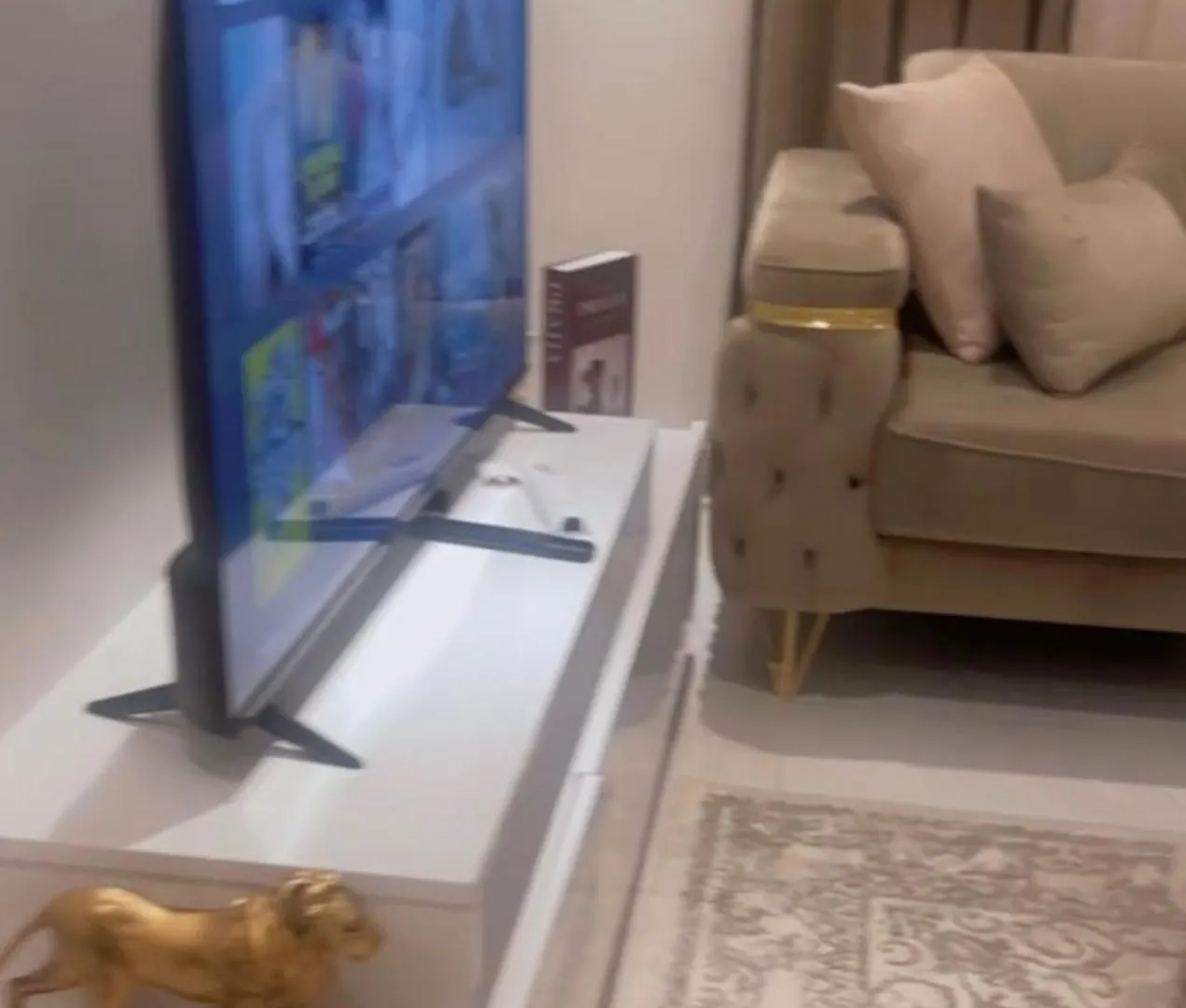 Luxury Apartment - Prince Majed Park ile iletişim